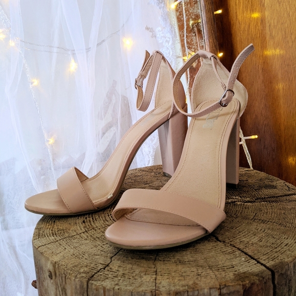 Chunky block heels - Picture 1 of 5